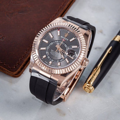 ROLEX SKY DWELLER OYSTERFLEX (GOLD STALE)