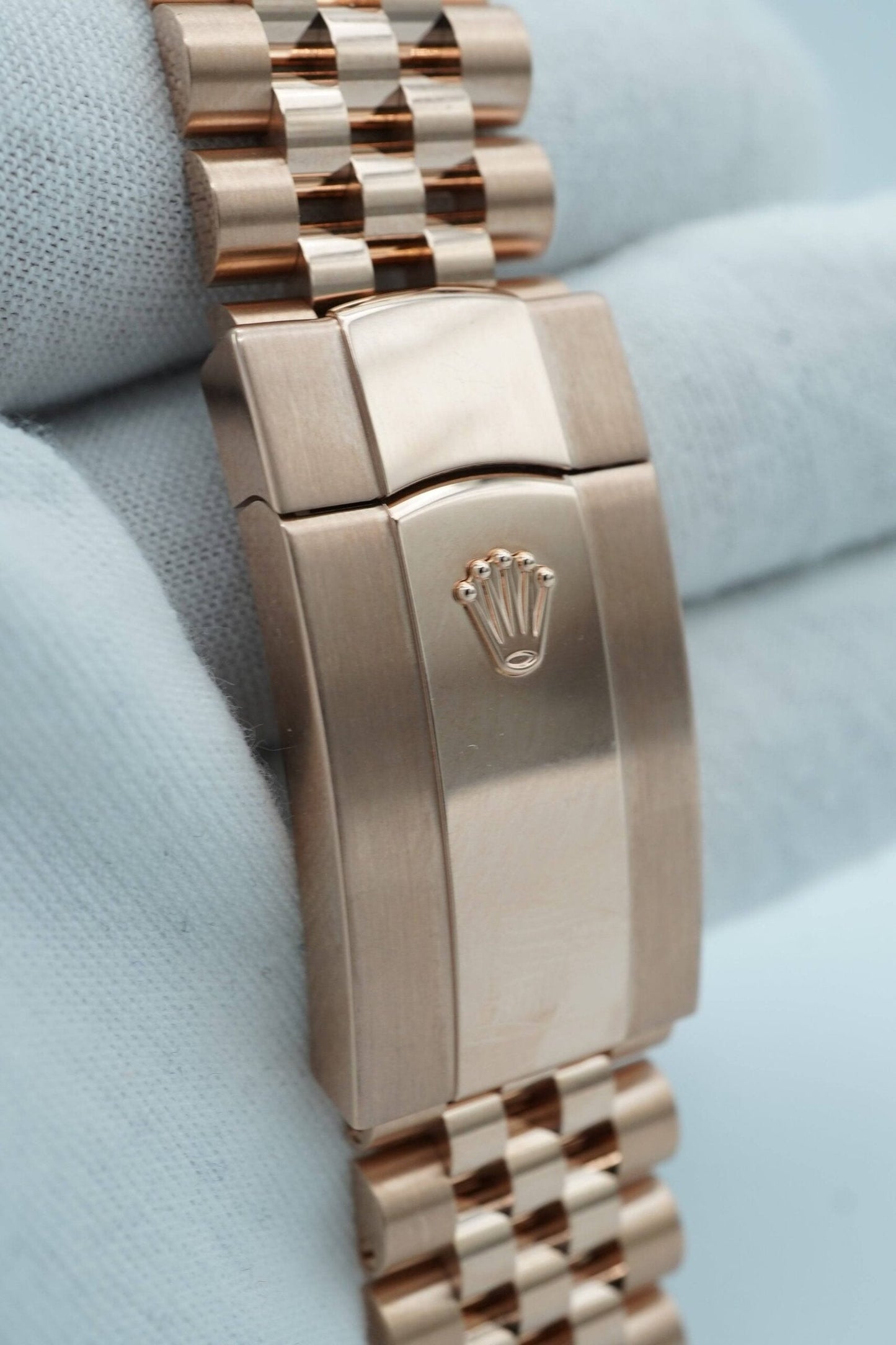 ROLEX SKY DWELLER (GOLD CHOCOLATE)